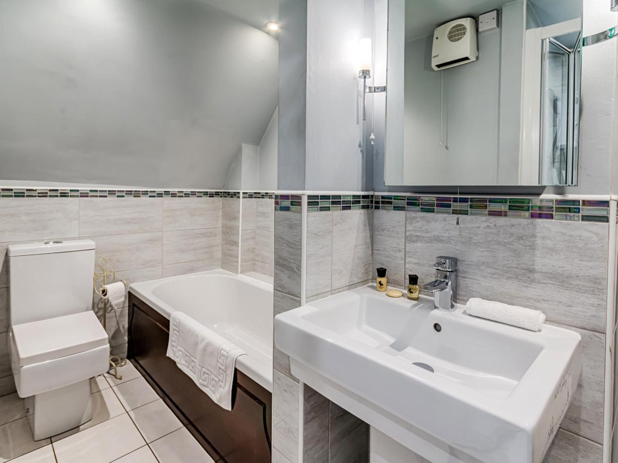 The Crown Inn Петербург Номер фото
